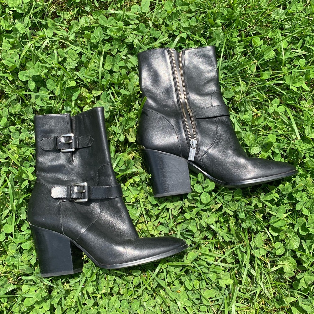NWOT Michael Kors Black Leather mid ankle boots